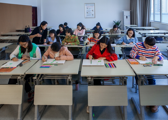 1525316134330018655.jpg 美术基础实训室.jpg