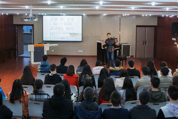 1525316265037087913.jpg 声乐训练教室18.jpg